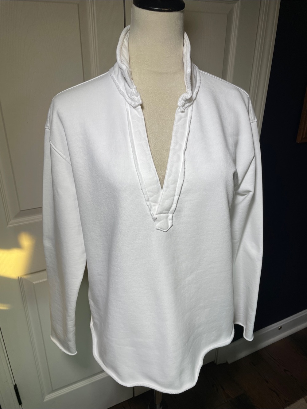 Quince Organic Cotton White Pullover Sweatshirt Relaxed Collared V-Neck Sz M - Picture 2 of 9